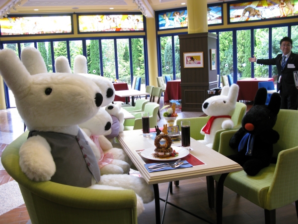 一家と一緒に食事はいかが？ここでしか食べられないメニューも登場「リサとガスパール　レストラン」