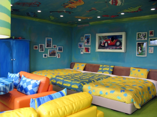 ガスパールが住むパリのアパルトマンを表現した「ガスパールルーム」　（定員3～5人）室料５３，０００円～