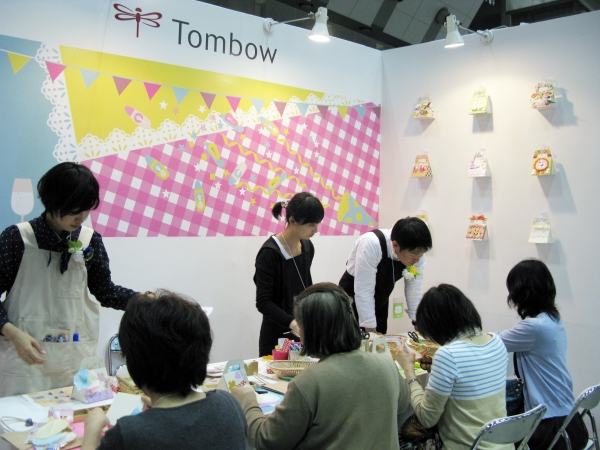 テープのり、ペタッツ、アクアピット強力ペンタイプを使った「ランチボックスデコ」　トンボ鉛筆