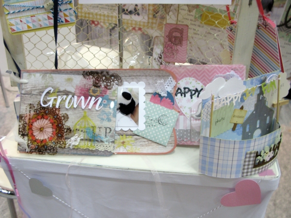 デジカメ、スマホで撮った写真どうしてますか？スクラップブッキングの楽しさを体験　サクラメモラビリアート