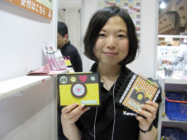 スクラップブッキング体験教室。ハッピーをいっぱい詰め込もっ♪「ミニブック」呉竹