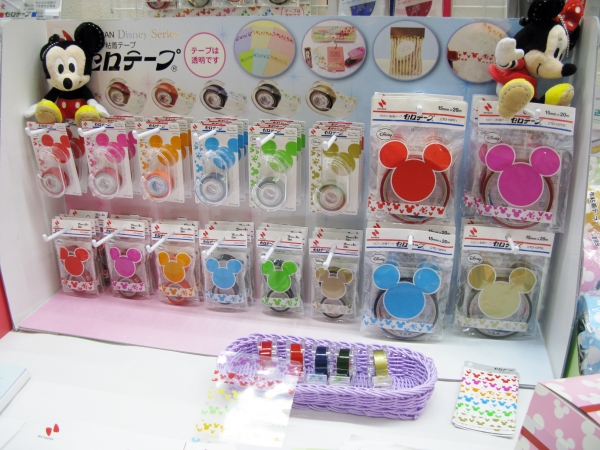 デコレーションに、ラッピングにとアイディア次第で使い方広がる「ディズニー セロテープ」ニチバン
