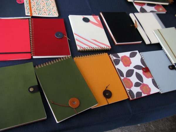 カキモリカフェでは、期間中オリジナルノートを販売