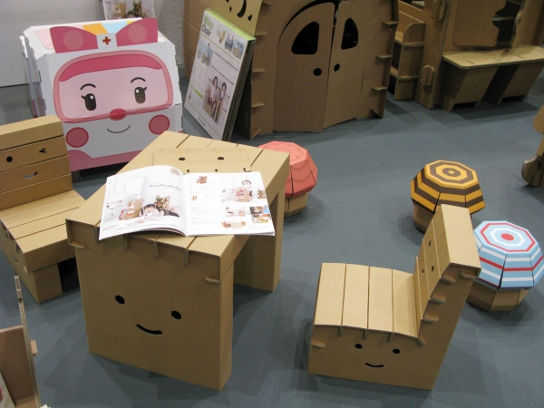 環境にやさしい、子供用ダンボール家具「KIDS FURNITURE」GREEN GAIA JAPAN