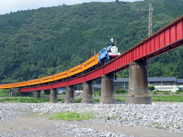 トーマス走行シーン、おススメ撮影ポイント「笹間渡鉄橋」付近