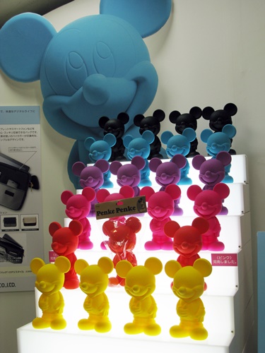 THIS IS A PENCASE！！立体ミッキーがカワイイ！「Penke Pnennke（ペンケペンケ）」