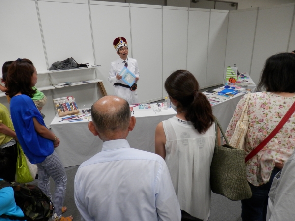 文具王　高畑正幸氏による大阪の小学生と保護者に語りかけた「文具王の文紙塾」