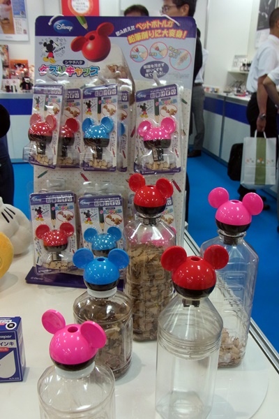 飲み終えたペットボトルに取り付けて使える鉛筆削り「ケズリキャップ ミッキー」シヤチハタ