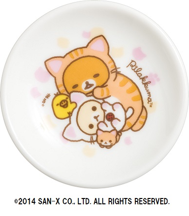  2,000 円（税込）以上お買い上げの方に先着で、 リラックマストア特製ミニ絵皿（ネコテーマ）をプレゼント