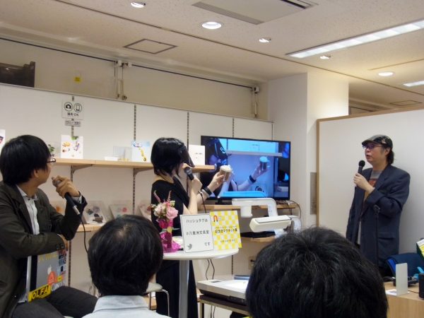 これがお気に入り！！本体が大き過ぎてマグネットの役割が果たせないダメなところが愛おしいのだと。