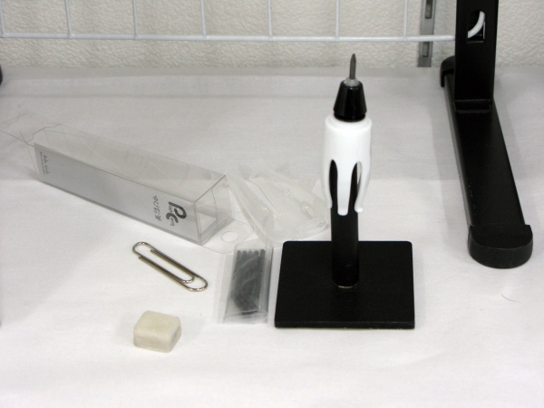 握力の無い方でも、鉛筆を持たずに、ゆびでノートに字が書ける！「ポップコーンゆび鉛筆」墨運堂