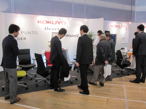 オフィス家具を体感