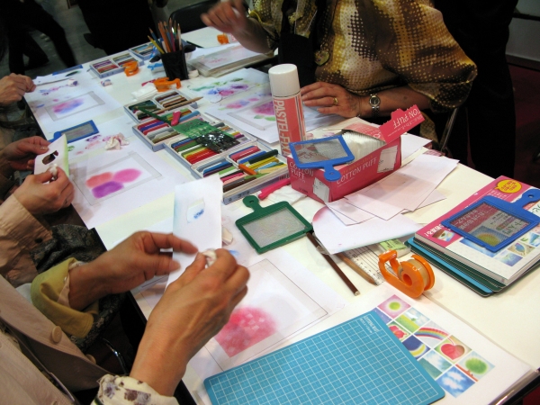 キラキラする不思議なアート　パステルシャインアート体験　ターレンスジャパン