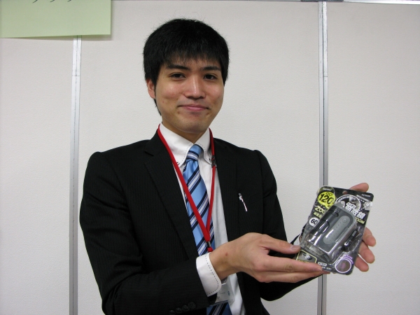 鞄に入れ持ち歩ける顕微鏡として注目 120倍ズームでミクロの世界　「ハンディ顕微鏡ZOOM」レイメイ藤井