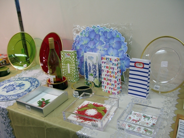 「ペーパータオル」「アクリルチャージャープレート」「ダイカットプレイスマット」などテーブルウェア　Caspari 