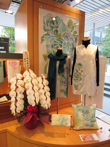 魅惑の青いバラをモチーフに