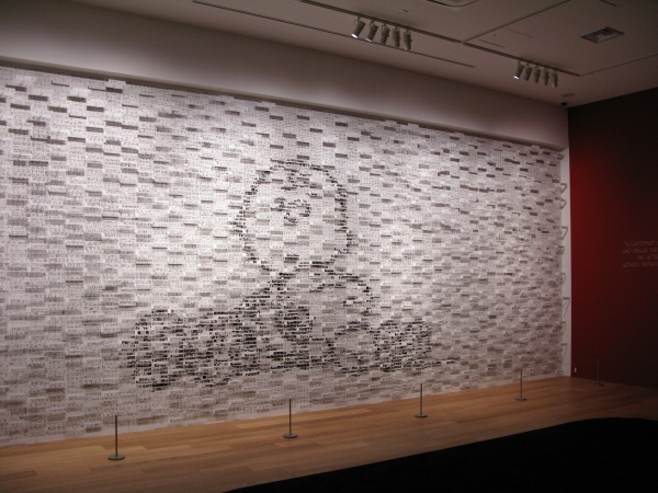 4452枚ものコミックでスヌーピーとチャーリー・ブラウンを表現した　3Dピーナッツ