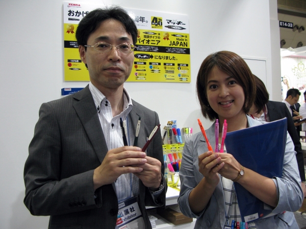 鮮やかな発色、さらさらした書き味のボールペン「サラサクリップ」　シックなボディデザイン＆新色登場ゼブラ