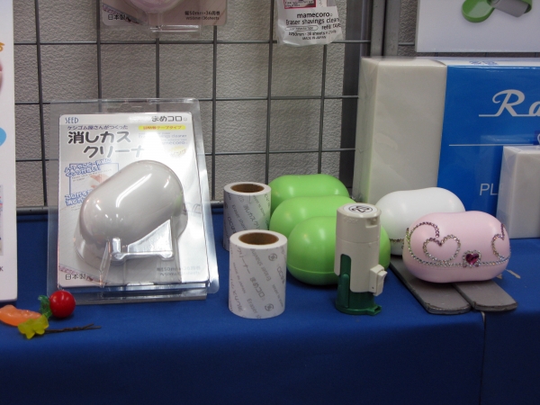 かるくコロがすだけで消しカスが取れる！ケシゴム屋さんがつくった「消しカスクルーナー」シード