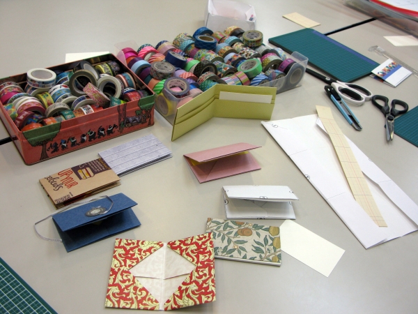 いつのまにか増えていくショップカードの整理に「Ａ4用紙でカードケースを折ってみよう」