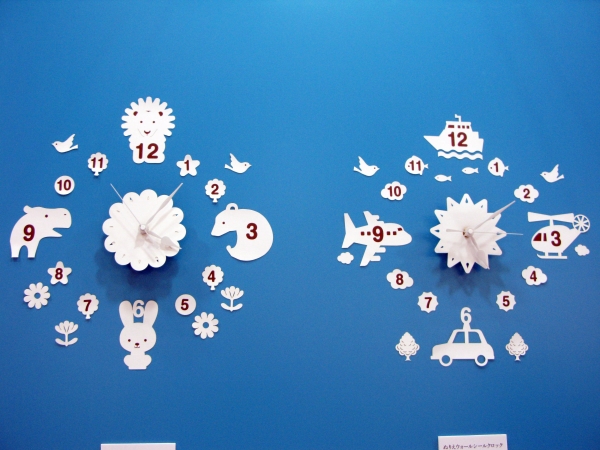 画材によって印象も変わり、世界に一つだけの時計に。塗り絵ができる「ウォールシールクロック」ＴＡＩＳＥＩ