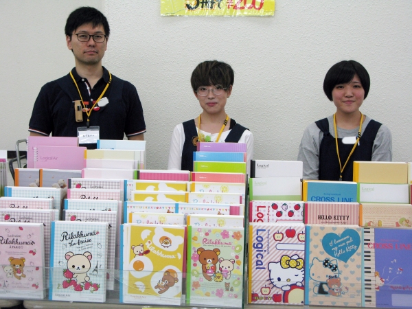 「会場で商品を購入したい」という声に応え、販売コーナーを設けました