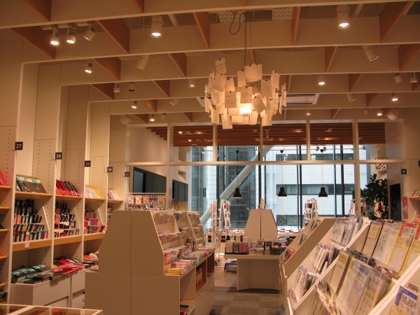 手帳の取扱い商品はハイシーズンで4,500種類　手帳・手帳まわりの小物売場「Ｇ.Ｉｔｏｙａ4階」