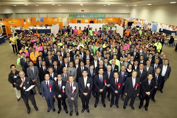 恒例となった全員での集合写真