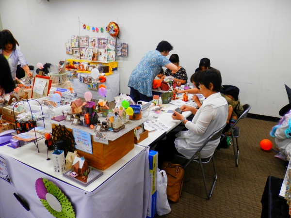 サクラクレパスによるスクラップブッキング体験