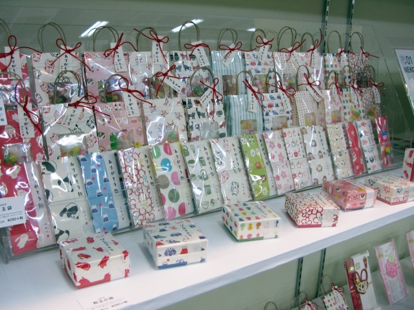 結婚式の引き出物、クリスマス、バレンタインのプレゼントに「ふんわりこんぺいとう手提げ袋」フロンティア