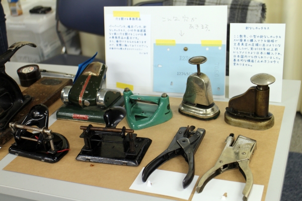 針なしホッチキスは、実は100年以上前からアメリカより日本に輸入され国内でも作られていた