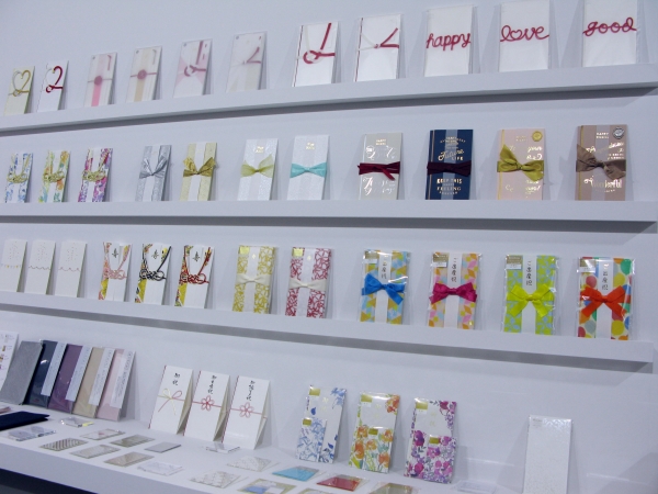 伊予和紙でつくったシンプルなご祝儀袋から洋風ふくさまでラインアップ