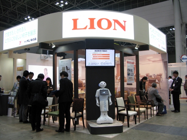 ライオン事務器ブース ： 介護施設産業展 11-18