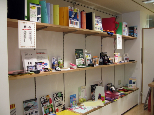 オフィスで欠かさない丈夫なファイルや強力マグネットフックなどの文房具を紹介「綴る」「その他」