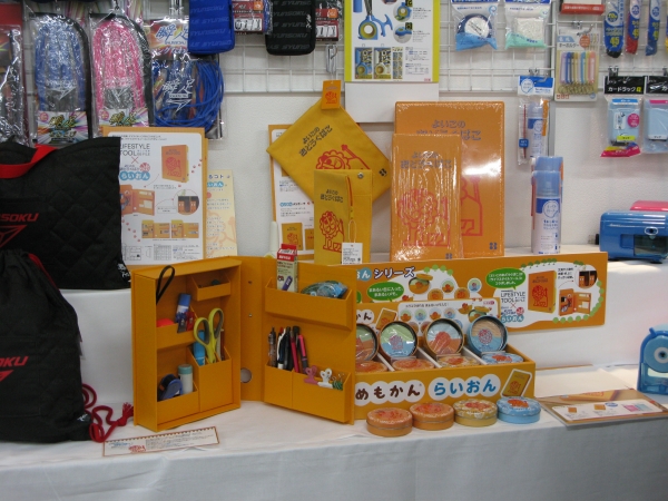 昔ながらの収納、デビカ「よいこのおどうぐばこ」が新しい収納「ライフタイルツール」とコラボレーション