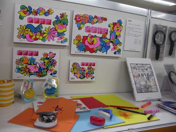 「この『色画用紙』でインスタグラム撮影をすると商品映えします」と文具王が言ってました。