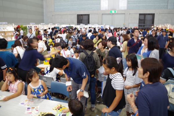 あまりの混雑ぶりに入場制限も