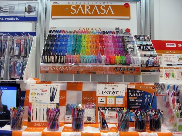 色数豊富で、さらさら書き味のジェルインクボールペン「サラサクリップ」ゼブラ