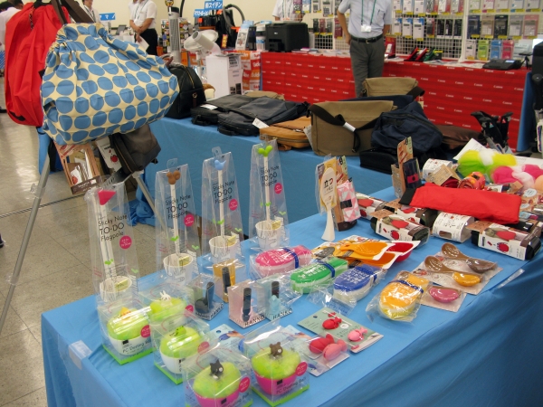 デザインもカラフルでＰＯＰな機能的な生活雑貨の提案