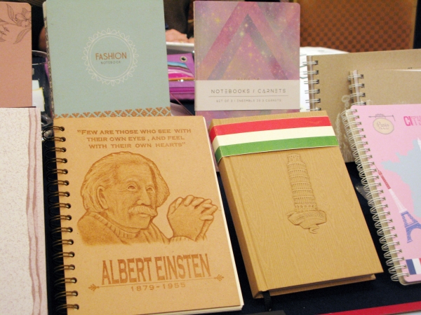 ノートの表紙を木材で立体的に印刷加工するＯＥＭ提案　昶富國際實業股イ分有限公司