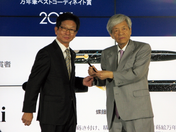  田原総一朗氏は「この螺鈿流れ星万年筆を頂いたので是非、小泉進次郎氏に手紙を書きたい」と。