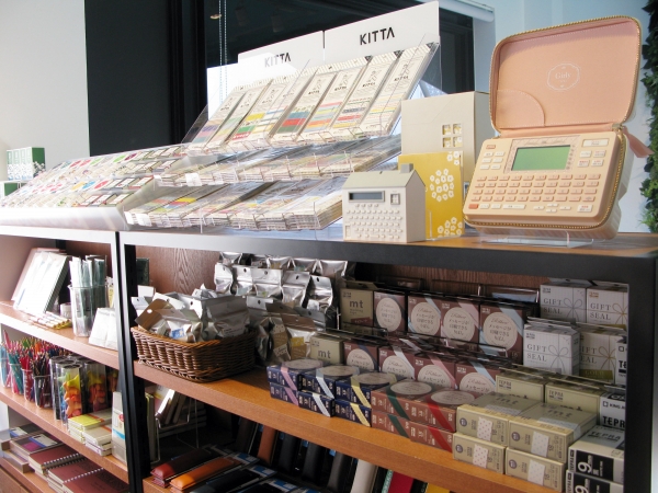 キングジムの女性向け文房具ブランド「HITOTOKI」シリーズ　など