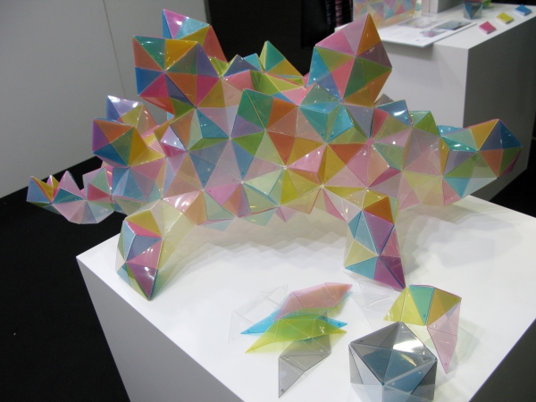 「一つの形」と「3つの色」を組合せ変幻自在な形状と色彩を創り出す「OVOV」FEEL GOOD CREATION