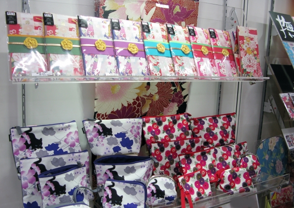 きものブランド「撫松庵」の素敵な文様がご祝儀袋やポーチに