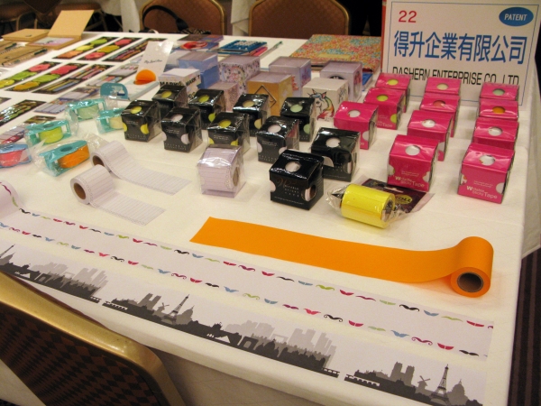 企業の販促としても需要の高い！貼ってはがせる全面粘着剤付「メモブロック」得升企業有限公司