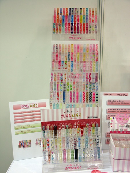 人気の和柄やネイルデザインを中心に揃え好評のはんこ「和ざいく恋するはんこ」サンビー・