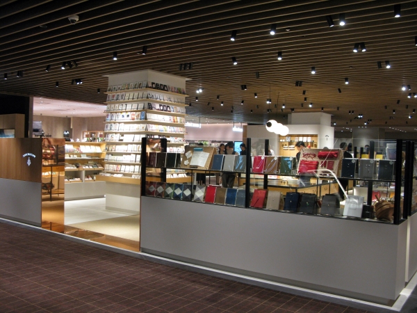 手書きを楽しむ大人のためのステーショナリーショップ「TOUCH ＆ FLOW（タッチアンドフロー）」日本橋島屋Ｓ.Ｃ.店