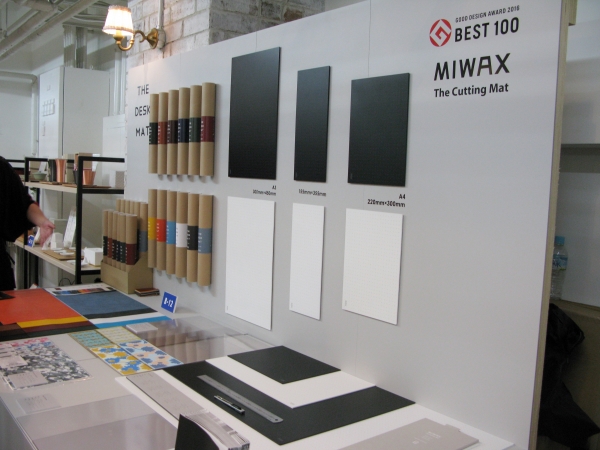 『創造をサポートする』をコンセプトに作られたメイドインジャパンの「ミワックス ザ カッティングマット」ミワックス