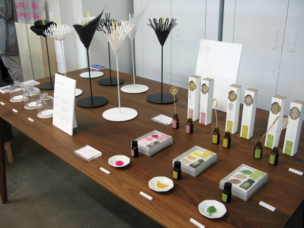 五感をテーマにした新ブランド『ＧＯＫＡＮＫＡＫＵ』を展開。和紙でつくられた花のオブジェが香る、フレグランスディフューザー　マルアイ