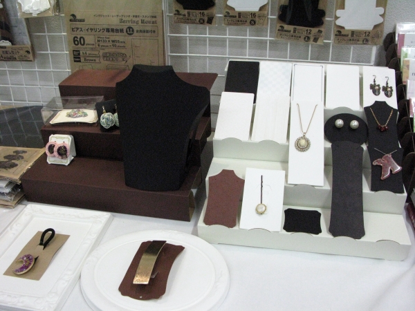 ハンドメイド作家さんの商品デザインの世界観に合わせ選べるディスプレイ・台紙「ＯＲＩＧＩＮＡＬ　ＷＯＲＫＳ」ササガワ